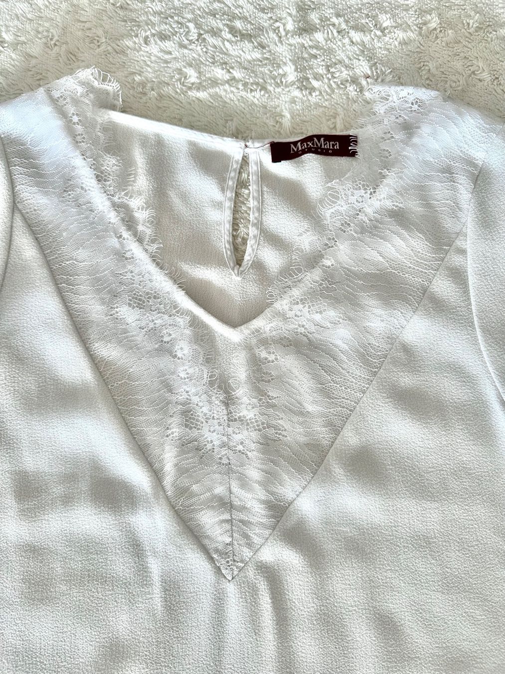 Max Mara Camicette: Max Mara Bluse cremeweiss mit Spitzendetails, Gr. S – Usato da Emmenbrücke venduto da little.treasures 2