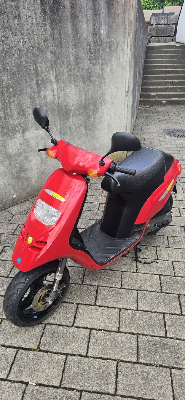 Piaggio Scooter: Piaggio Typhoon/Storm 50 ccm – Usato da Lachen SZ venduto da Conway