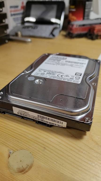 Toshiba Dischi rigidi: Festplatte Toshiba 1TB – Usato da Innertkirchen venduto da Trinchen 1