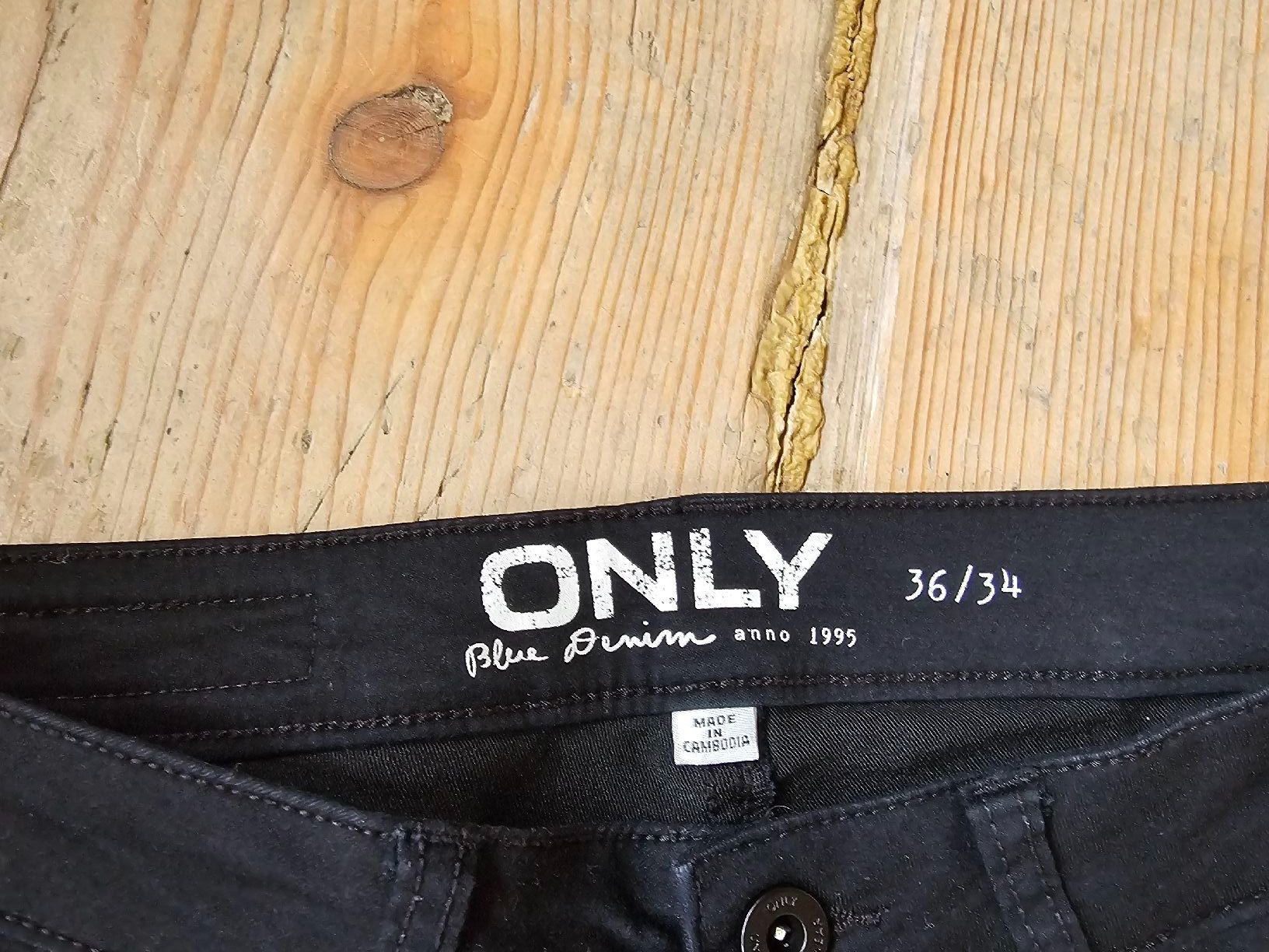 Only Jeans: Only Jeans schwarz Grösse 36, Länge 34 – Usato da Wald ZH venduto da Grappe 2
