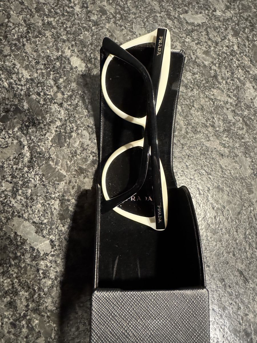 Prada Occhiali & Lenti: Prada Sonnenbrille – Nuovo (secondo la descrizione) da Liebistorf venduto da Sarahx3 2