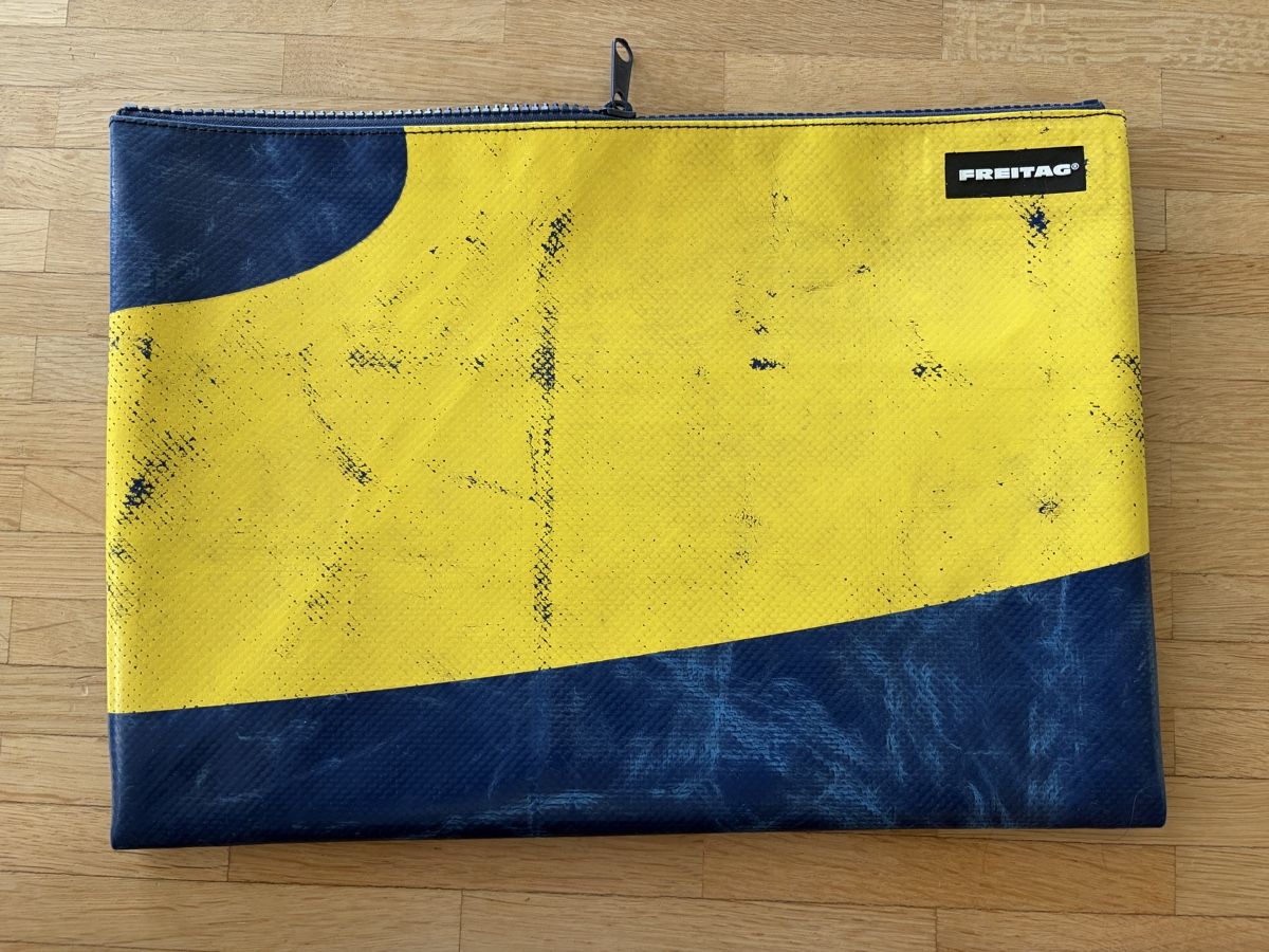 Freitag Astucci : FREITAG Etui 34cm x 24cm x 2cm – Nuovo (secondo la descrizione) da Buchs ZH venduto da Jay66