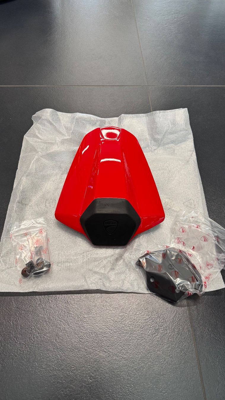 Ducati Tutti i ricambio per moto: Ducati Monster 937 / 950 Monoposto Abdeckung rot – Nuovo e nell'imballaggio originale da Schaenis venduto da Seliner_corse