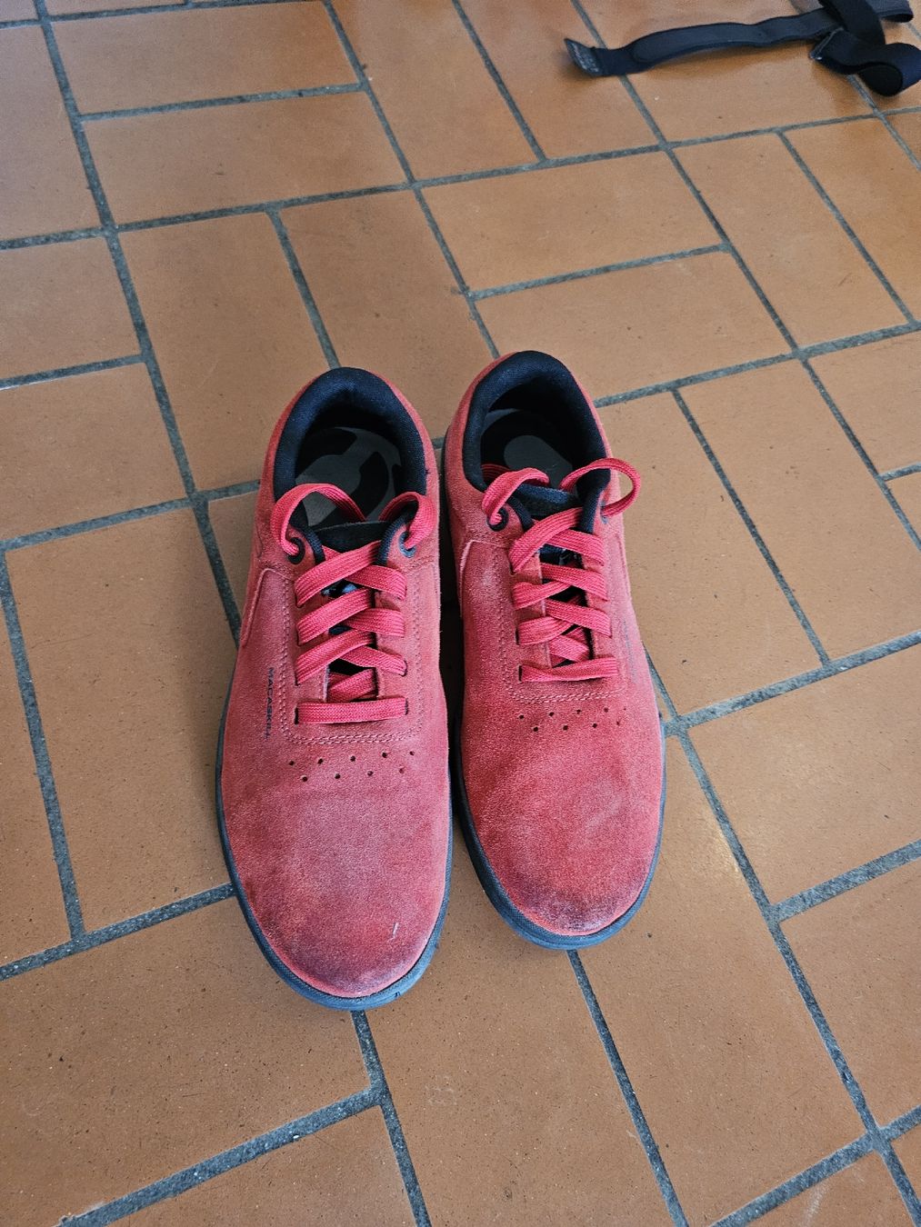 Five Ten Herrenschuhe: Fiveten Flatpedal Schuhe MTB – Gebraucht aus Zollikofen von Fastadi