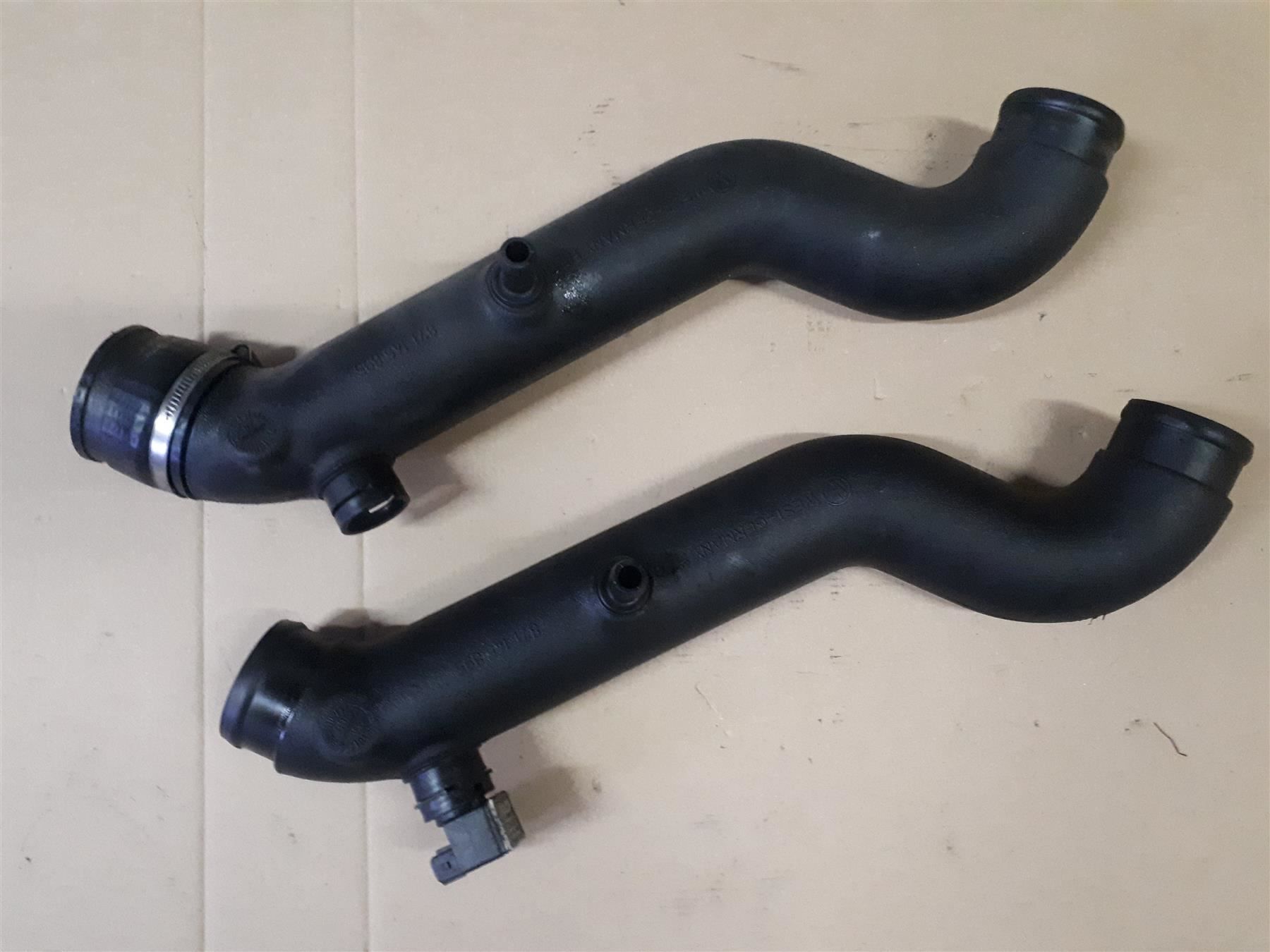 VW  Motori: Vw Polo G40  Ladeluftschlauch – Nuovo e nell'imballaggio originale da Ibach venduto da Zingi73