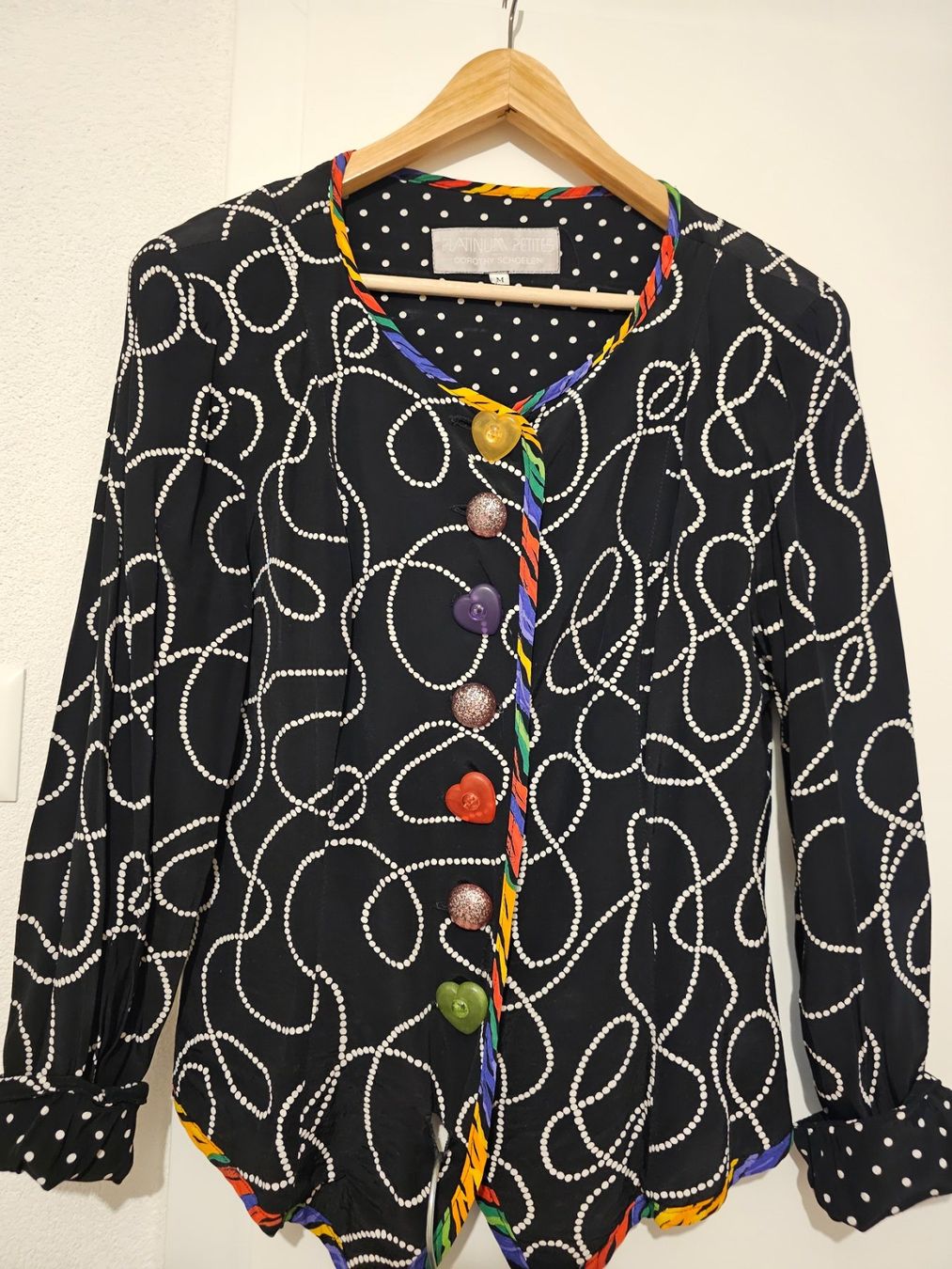 Lotti di vestiti: Ensemble Veste Jupe avec Boutons Multicolores – Usato da Nax venduto da mojy 1