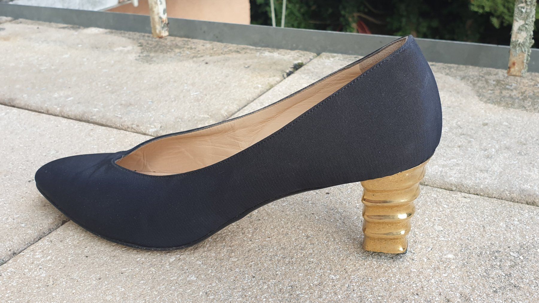 Scarpe da donna: Elégants escarpins, talon doré, taille 39 – Usato da Pully venduto da san_b2w6