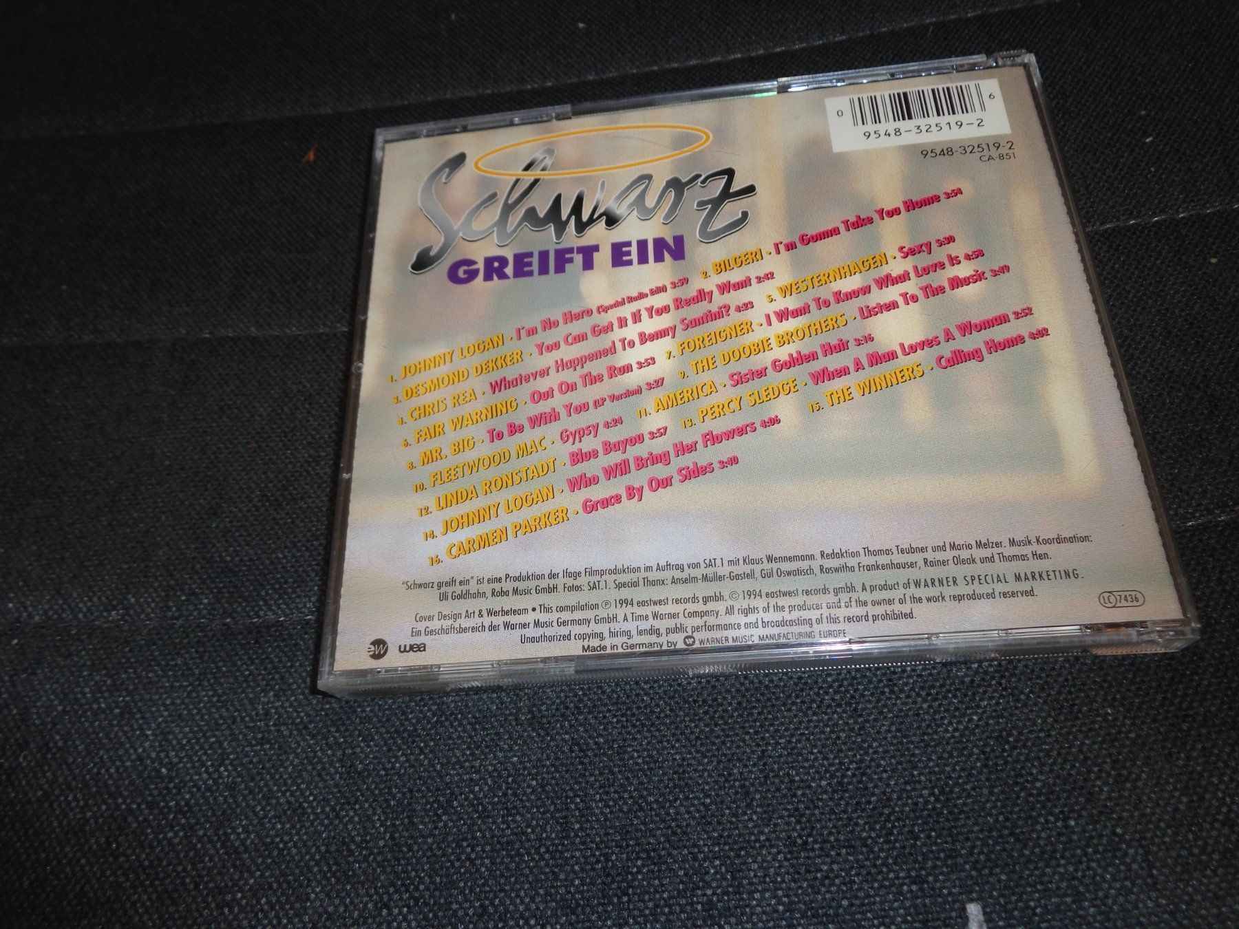 CDs: Schwarz greift ein - Soundtrack SAT1 SERIE CD – D'occasion à Olten par Disc-Ausverkauf 1