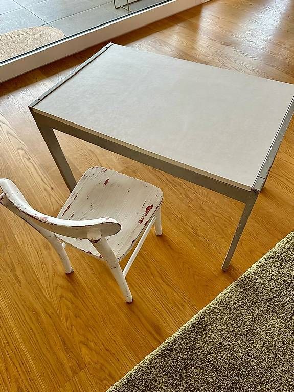 Tische: Kindertisch 50cm x 80cm mit Stuhl – Gebraucht aus Kastanienbaum von JuniorP.
