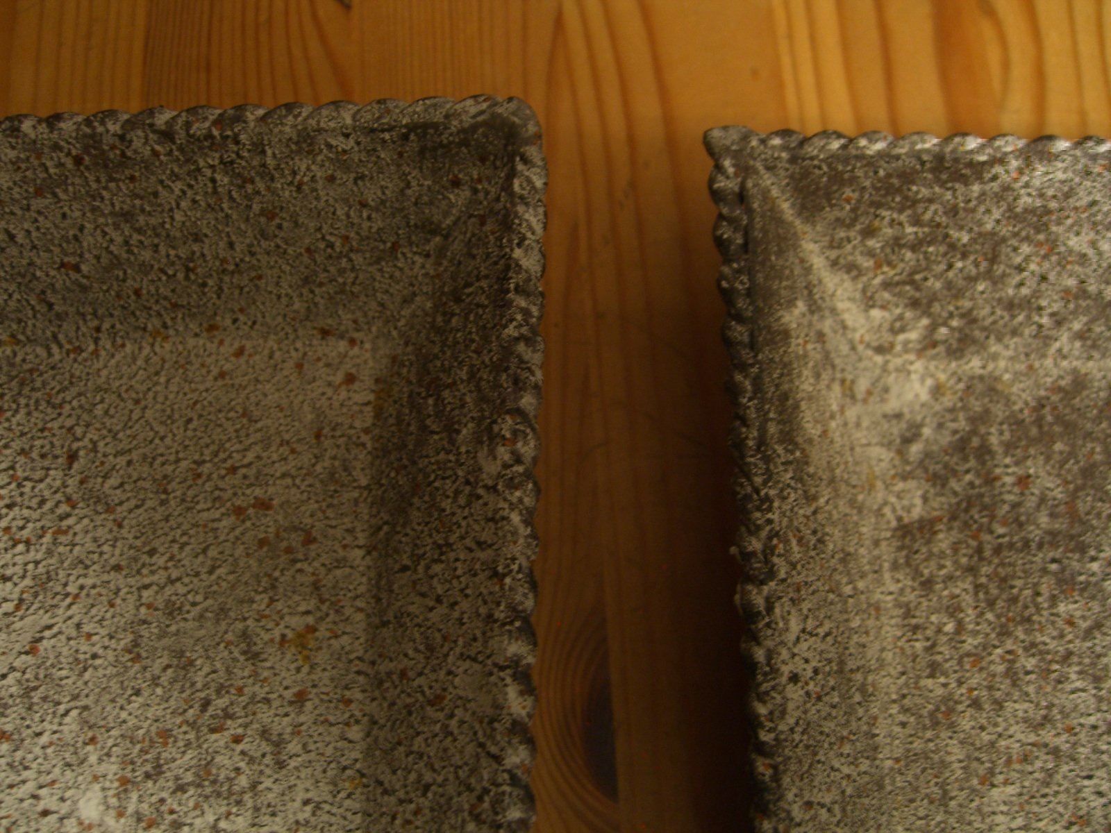 Ciotole: rustikales, 3er Set Schalen aus Metall – Nuovo e nell'imballaggio originale da Winterthur venduto da Gaia 8