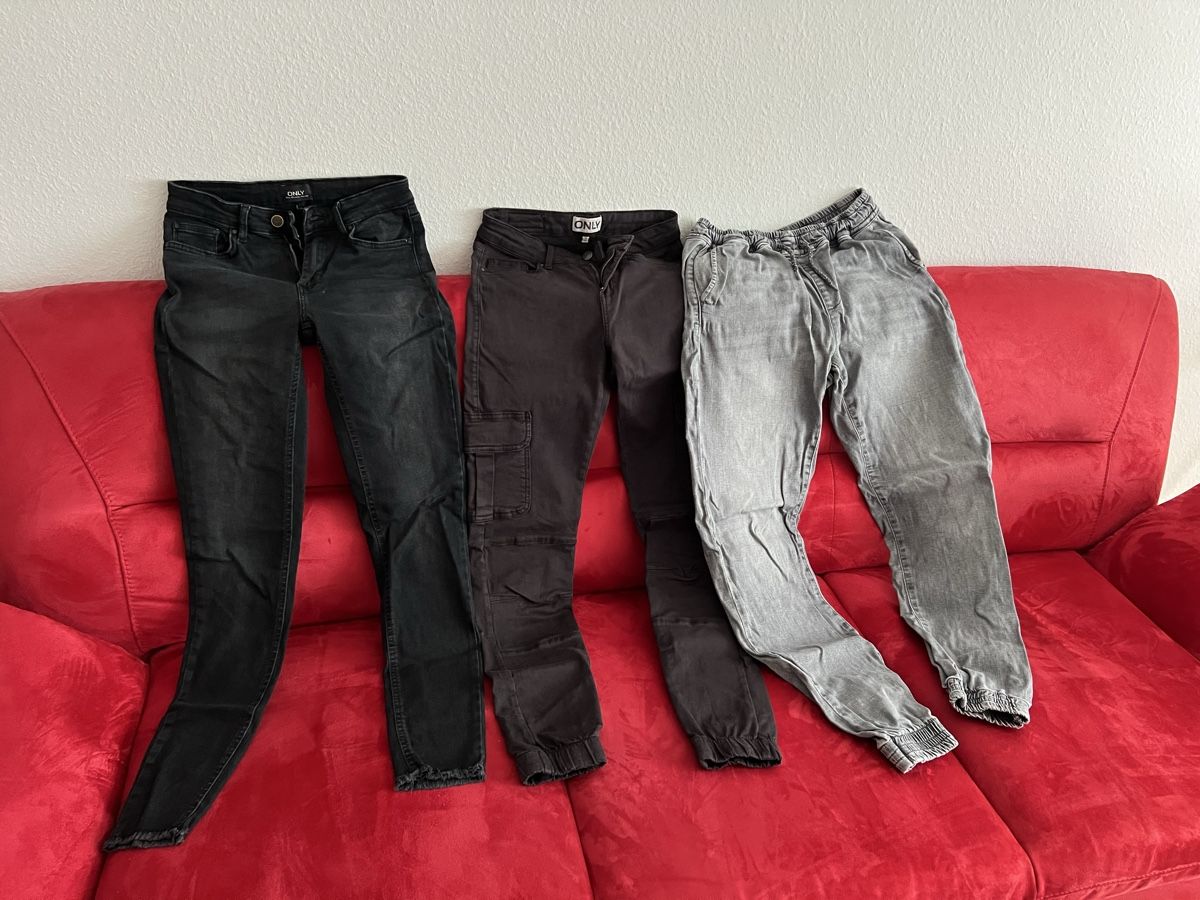 Lotti di vestiti: Kleiderset Grösse 34 /S – Usato da Oberglatt ZH venduto da mascha11