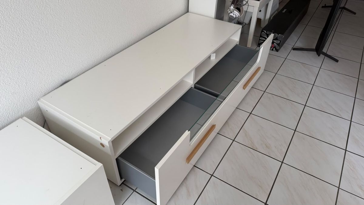 Mobili TV: 2 weisse TV-Möbel / Lowboards – Usato da Cham venduto da Rokkamare 5