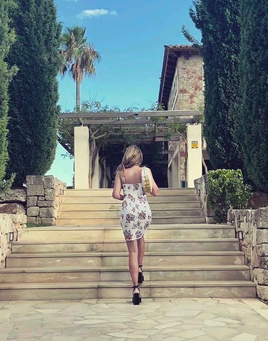 H&M Kleider: Sublime robe à fleurs rose Brock Colection X H&M – Gebraucht aus giffers von sev_c9x9 5