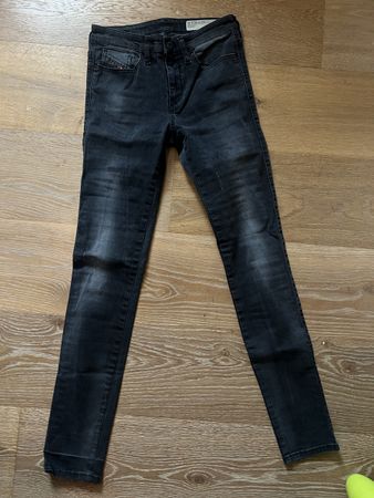 Schwarze Diesel Skinny Jeans Gr. 25/30