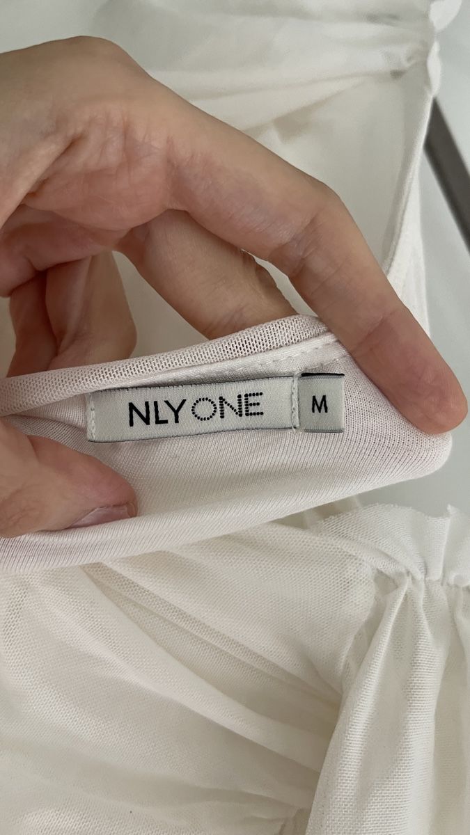 Top: NLYOne Top Weiss – Nuovo (secondo la descrizione) da Lausen venduto da sim_hgp6 1