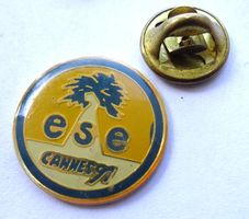 Pin  e s e  CANNES  91