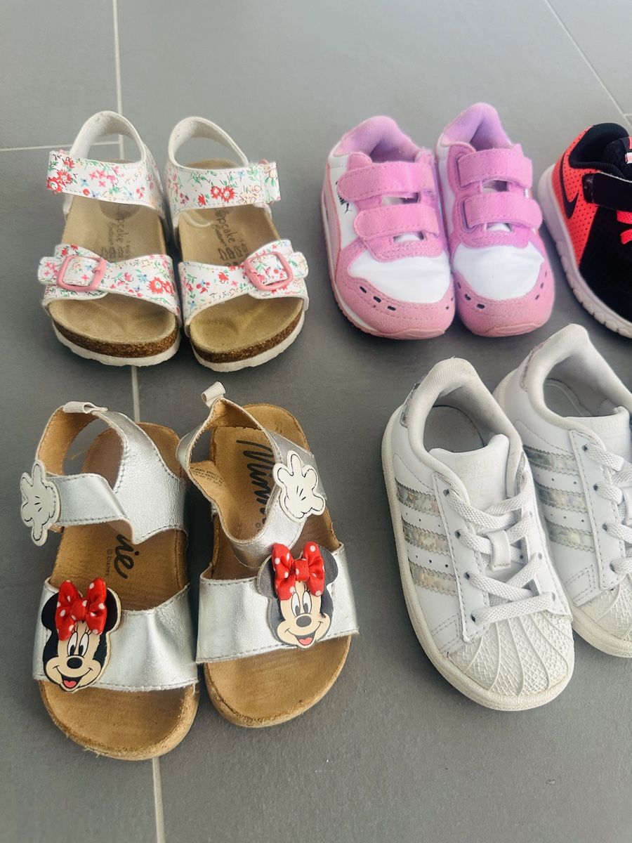 Schuhe für Mädchen: Chaussures fille T 22 – Gebraucht aus Péry von semsi72 1