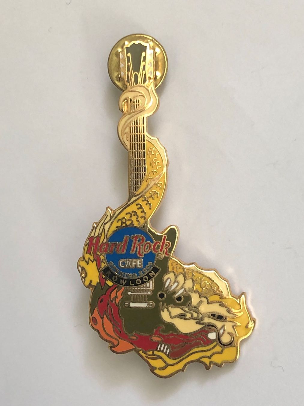 Hard Rock Cafe Placchette & Badge: Pin Hard Rock Cafe Kowloon Opening 2000 – Usato da Nunningen venduto da anclaudia