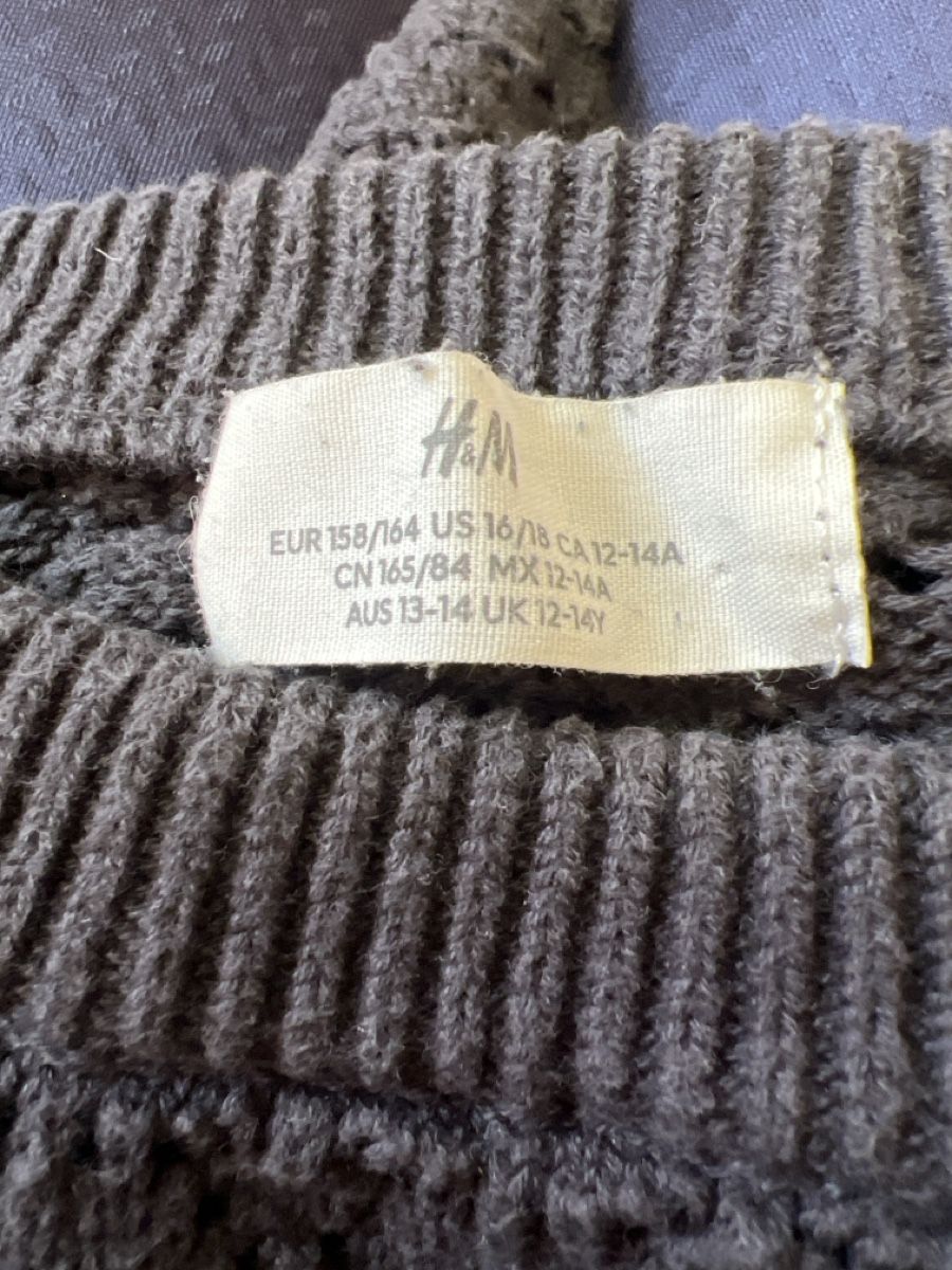 H&M Pulls et sweat-shirts: Frühlings Mädchen BW-Garn Pullover 158 – D'occasion à Oberglatt ZH par ble_75jw 2