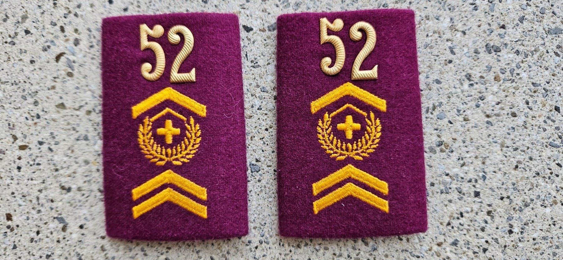 Schweizer Armee Plaketten & Abzeichen: *** Patten /Schulterschlaufen mit Nummer *** – Gebraucht aus Riedholz von fr_sIruP