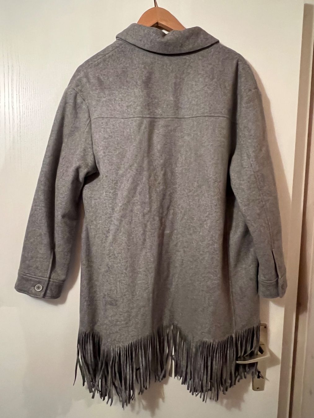 Madeleine Giacche: MADELEINE Tolle Jacke mit Fransen, Grösse 40, – Usato da Ruggell venduto da Malbuntiger01 2