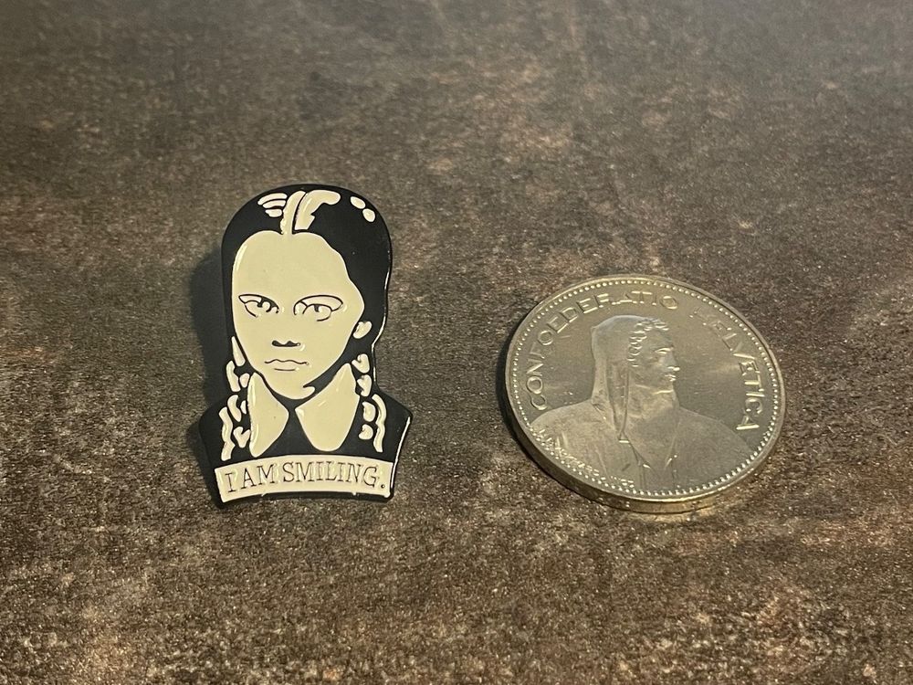 Wednesday Addams smiling Pin (Gebraucht) in Biel/Bienne für CHF 3.5 ...