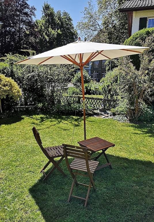 Ombrelloni: Mediterraner Sonnenschirm aus Holz – Usato da Oberdiessbach venduto da Andradal