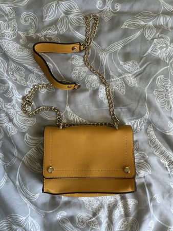 Sac à bandoulière jaune moutarde