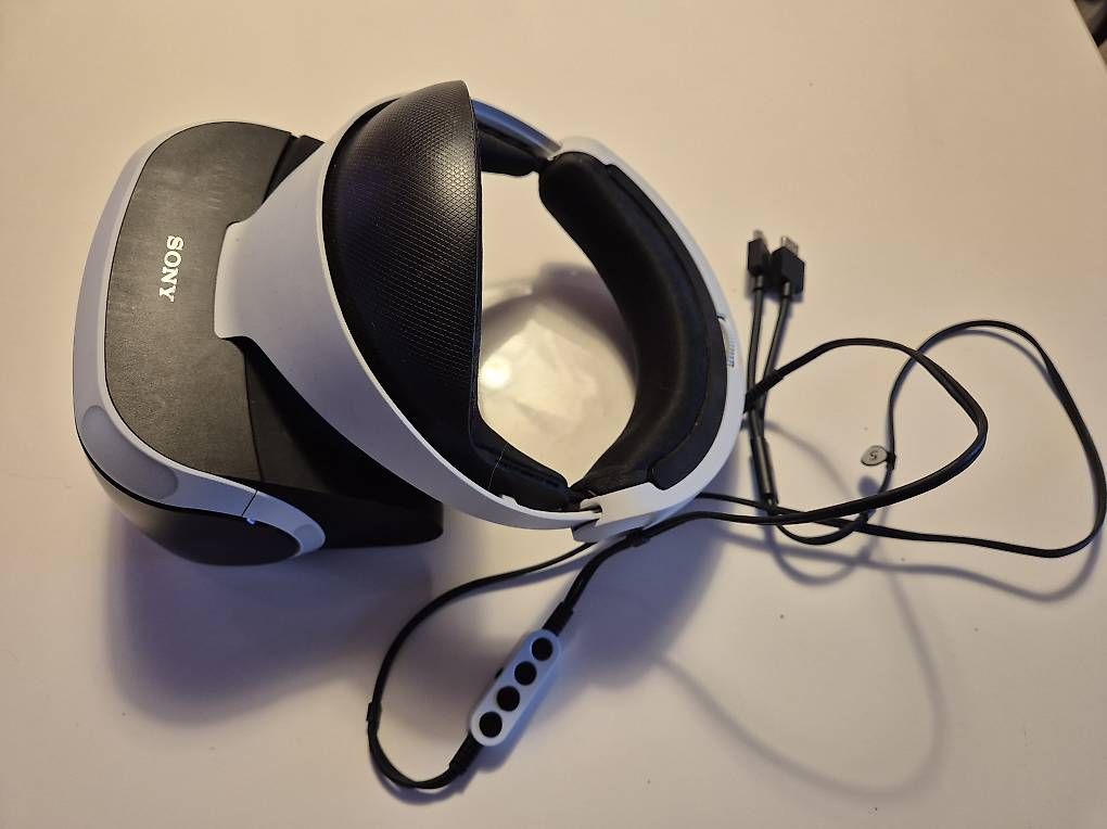 Sony Casco VR: VR Brille für PS4 – Usato da Embrach venduto da VRZ70