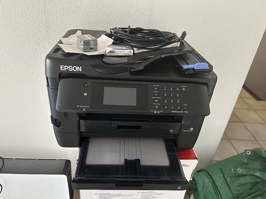 Imprimantes: epson tintenstrahldrucker mit A3  – D'occasion à Wettingen par GMB1 1