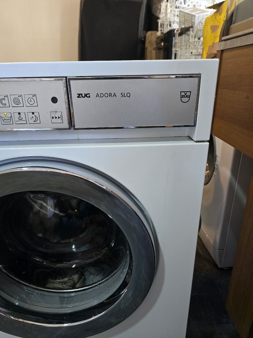 V-Zug Lavatrici: V ZUG ADORA SLQ  8Kg – Usato da Oberburg venduto da B-2 1