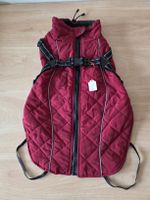 Warmer Hundemantel Dunkelrot mit integriertem Geschirr Gr.53