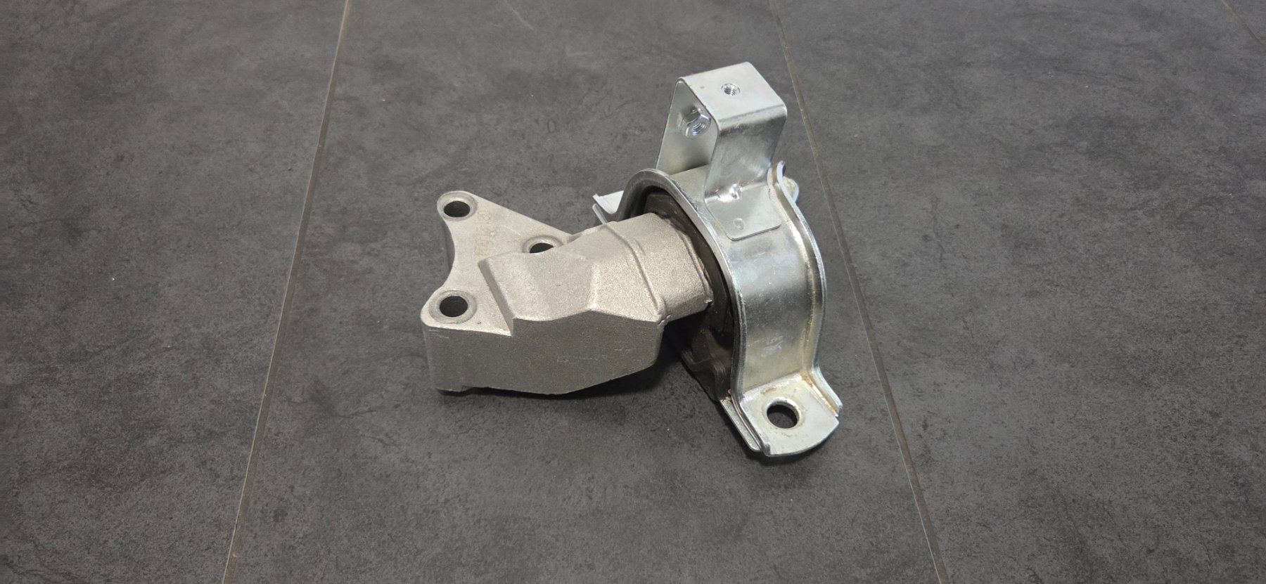 Lancia Tutti pezzi di ricambio auto: Support moteur Lancia Musa – Usato da Erlach venduto da roberto910 4