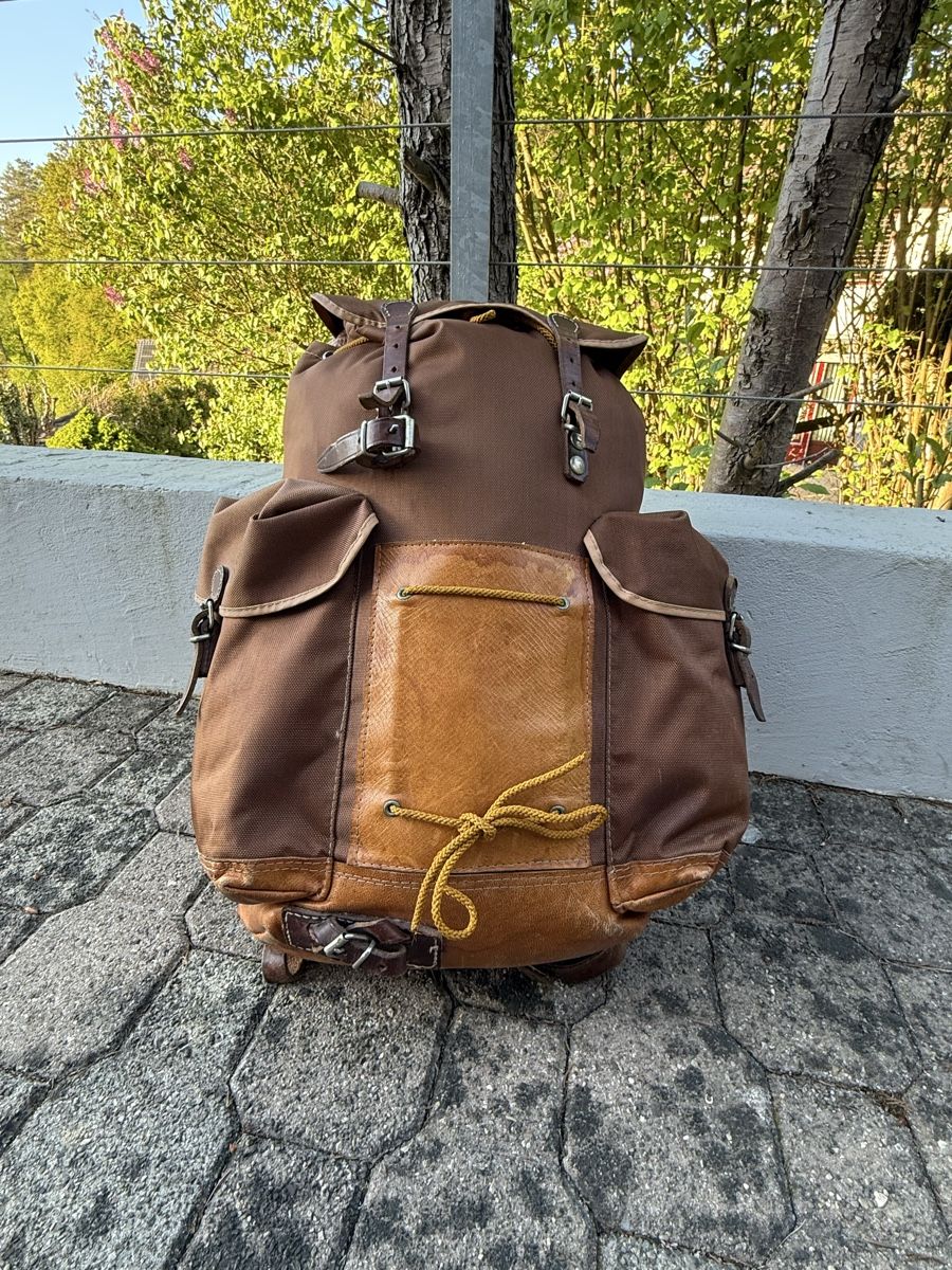 Schweizer Armee Zaini: Vintage Schweizer Militär Rucksack – Usato da Aarburg venduto da Schatzaffe