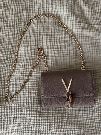 Neue, ungetragene Valentino Divina Clutch