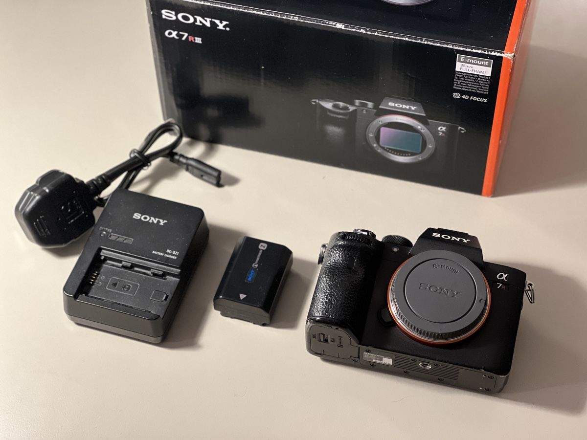 Sony Fotocamera: Sony Alpha a7R III Full Frame – Usato da Zürich venduto da cha_6k95 3
