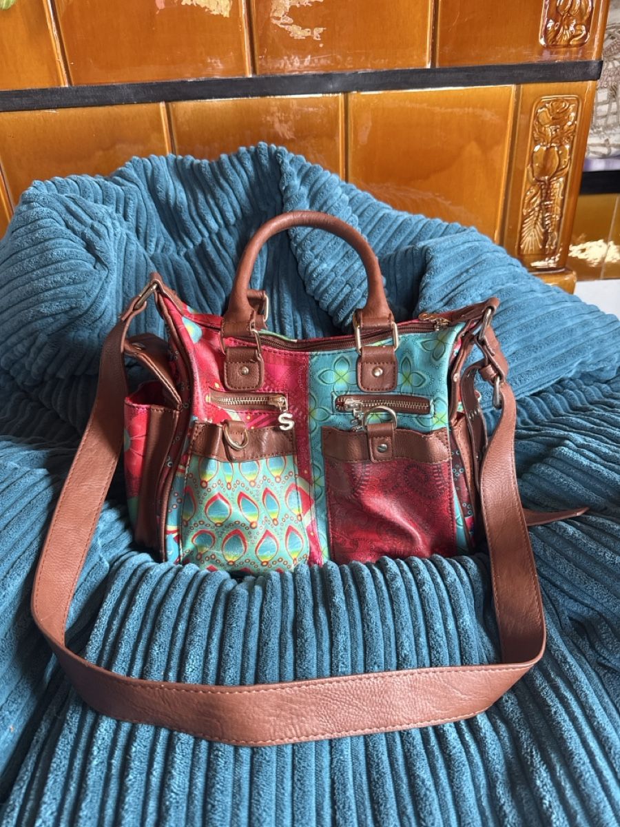 Desigual Taschen: Handtasche von Desigual  – Gebraucht aus Triesenberg von elfchen96 2