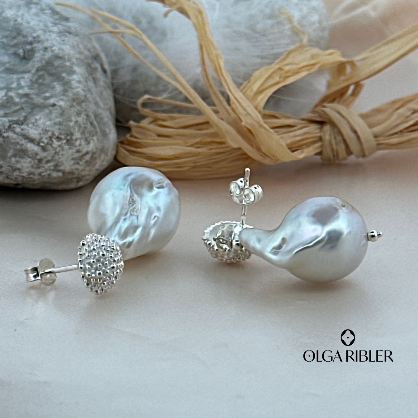 Olga Ribler Boucles d'oreille: Silber Ohrhänger mit Barock-Perle – Neuf (Voir description) à Luzern par MonikaS03 2
