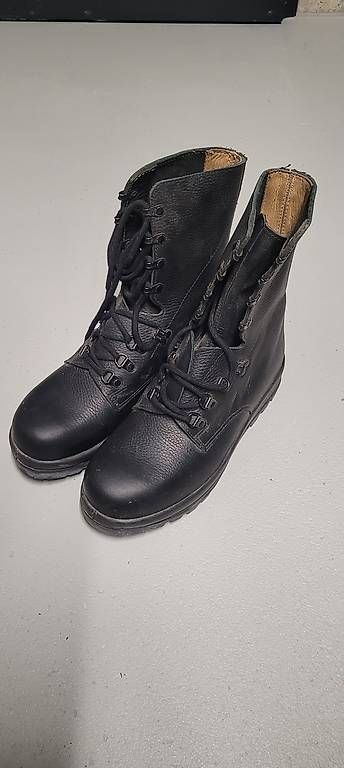 Chaussures hommes: Scarponi 43 – D'occasion à Ligornetto par hav_9tdh