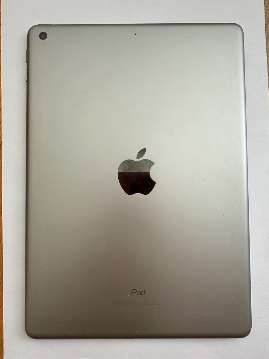 Apple Tablet PC: iPad 6th Gen 128GB Wi-Fi  – Usato da Gattikon venduto da Sarahs_Schatzkammer 6