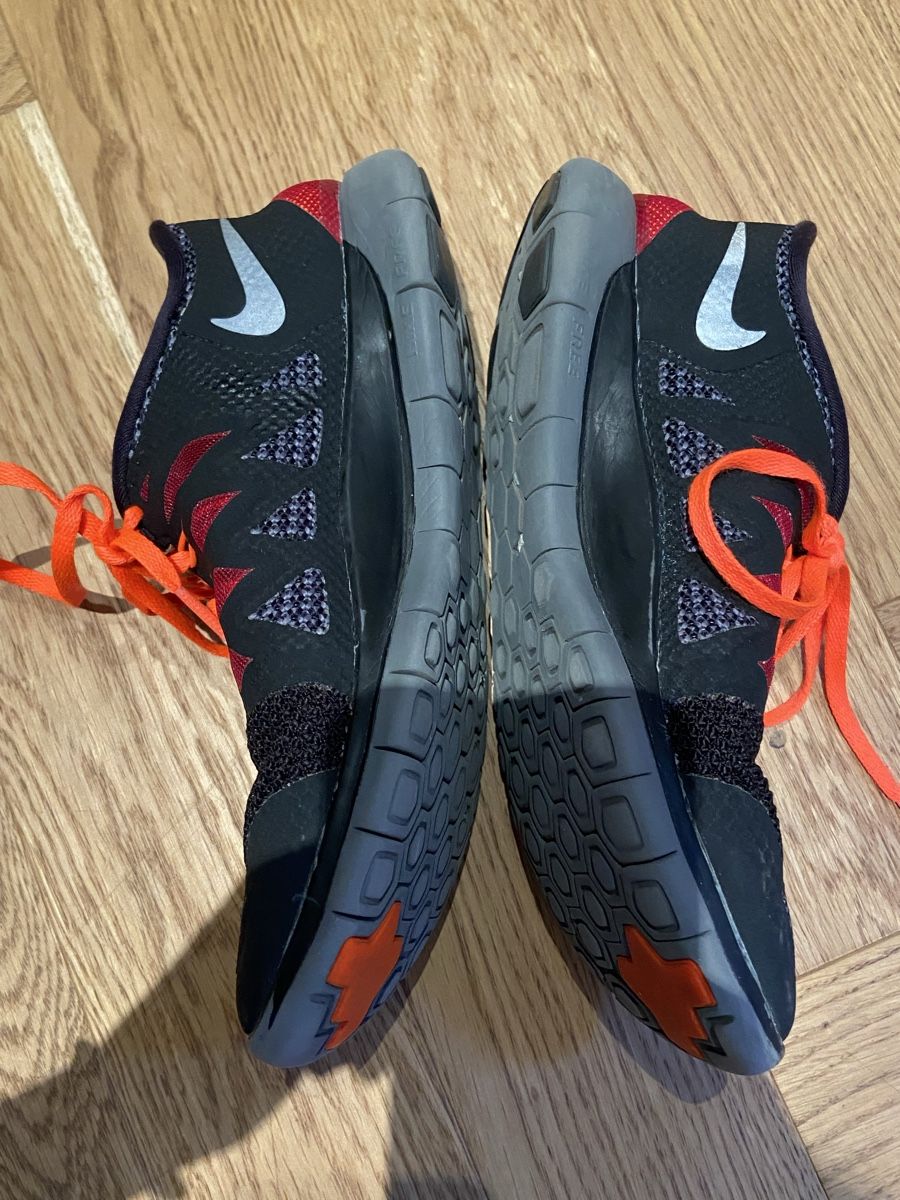 Nike Scarpe da donna: Nike Laufschuhe/ Turnschuhe Gr. 39 – Usato da Winterthur venduto da mal_8f2x 5