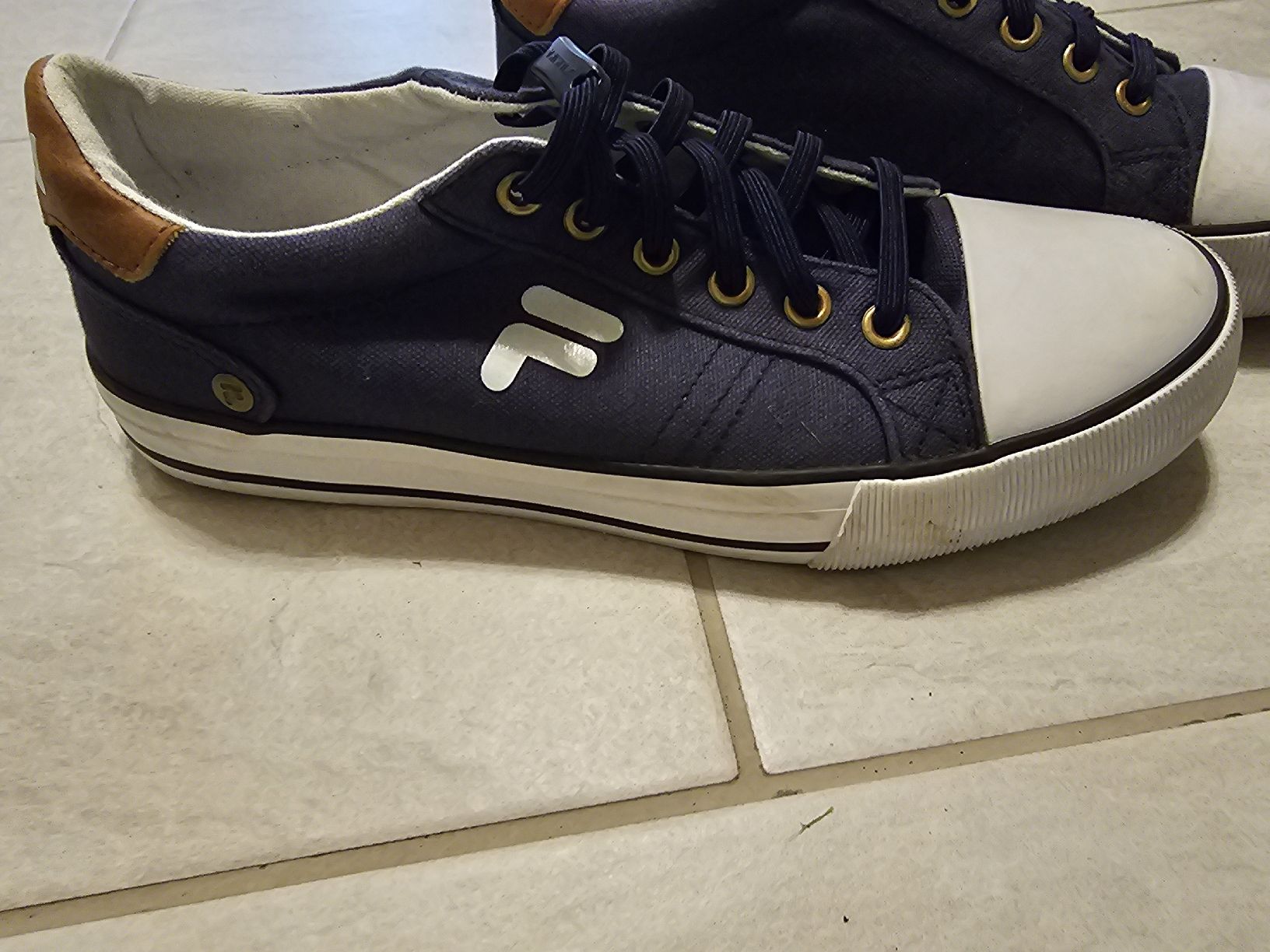 Scarpe da uomo: Fila Sneaker Gr. 40, Sommer Schuhe, Blau – Usato da Riva San Vitale venduto da Pollo01