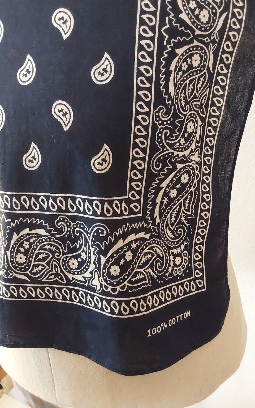 Foulard & Sciarpe: Baumwolltuch quadratisch dunkelblau neu – Nuovo e nell'imballaggio originale da Köniz venduto da scopello12 2