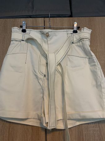 KURZE HOSE Shorts Marke Manor GR 42 FARBE OFF WHITE