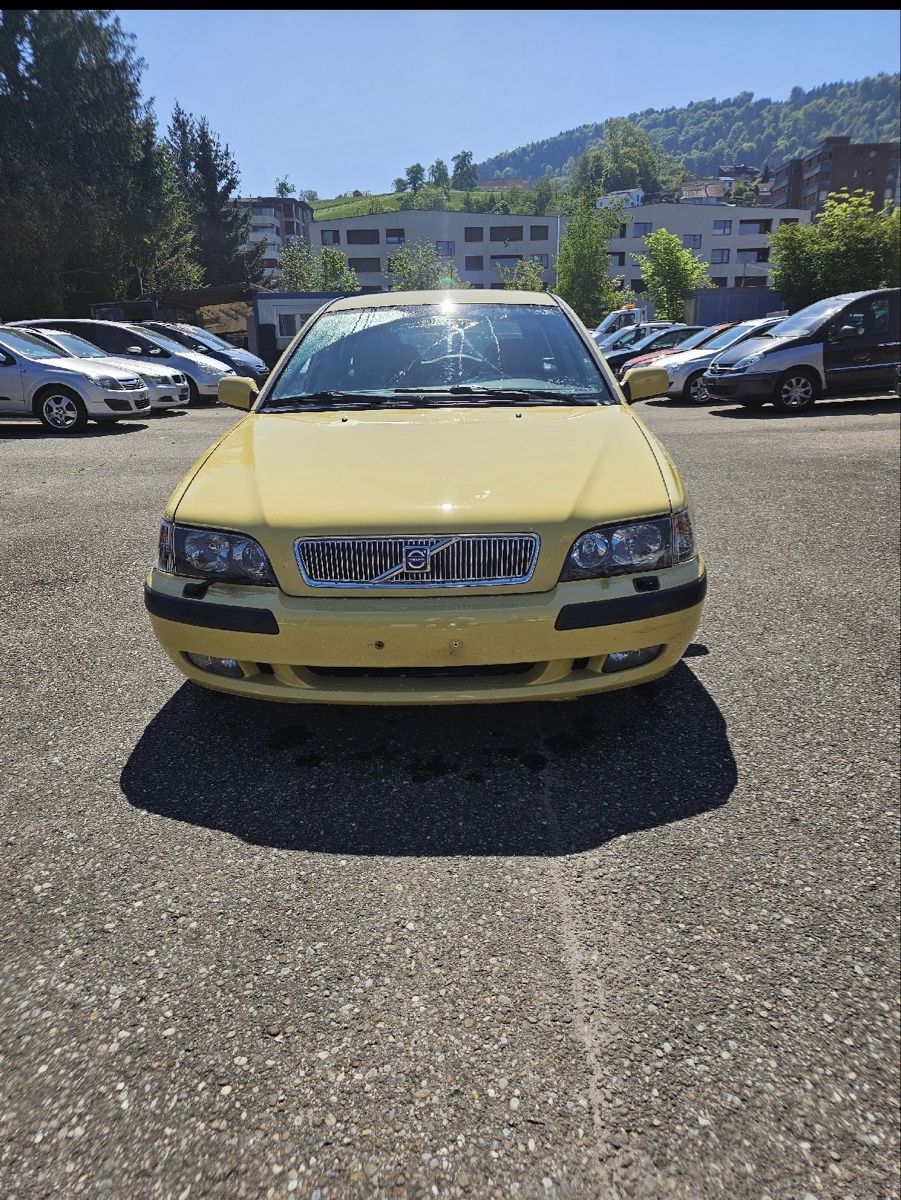 Volvo Automobili: Volvo v40 – Usato da S. Antonino venduto da hel_5s8j