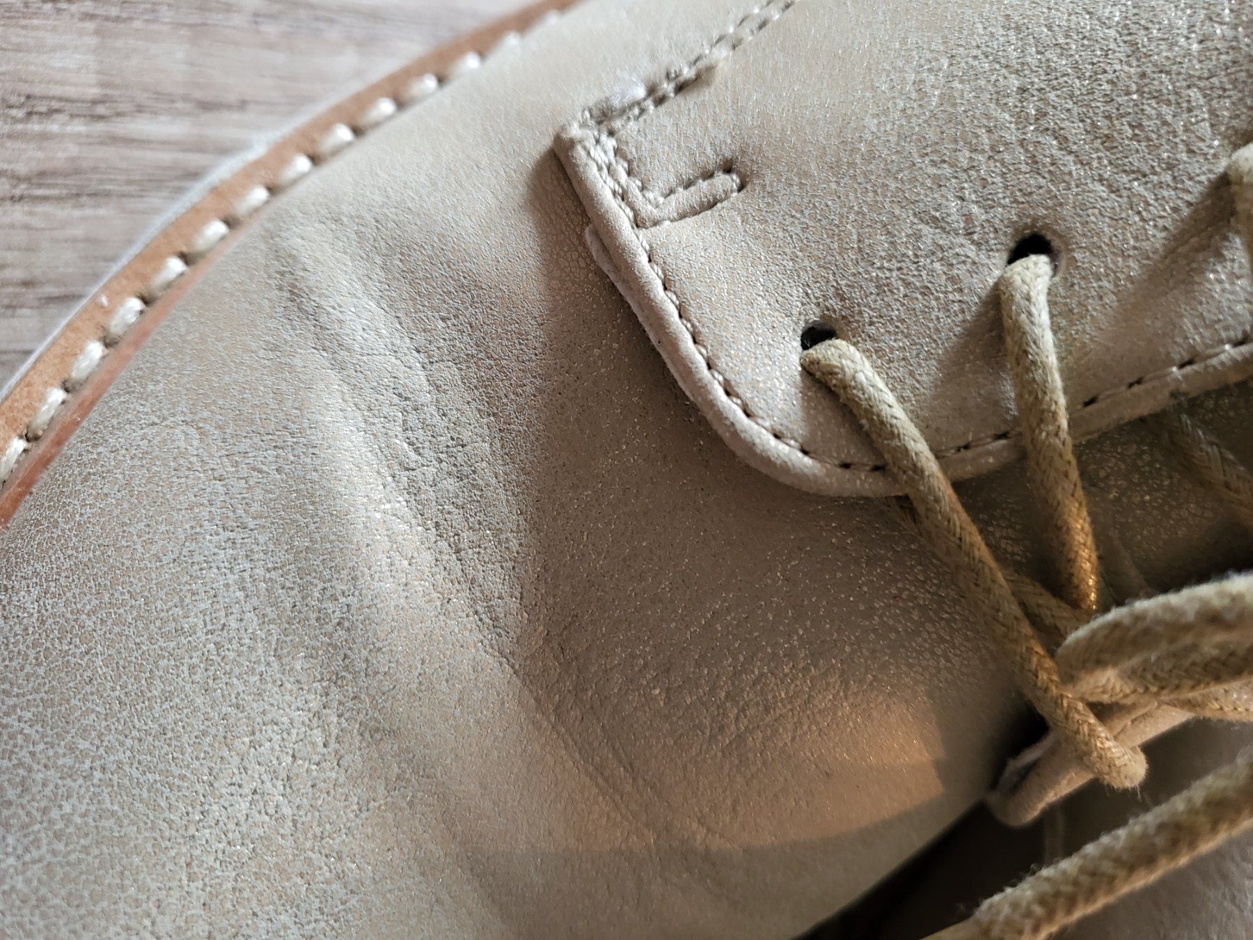 Scarpe da donna: Schöne goldfarbige bequeme Schuhe – Usato da St. Niklaus VS venduto da BrittaR 1