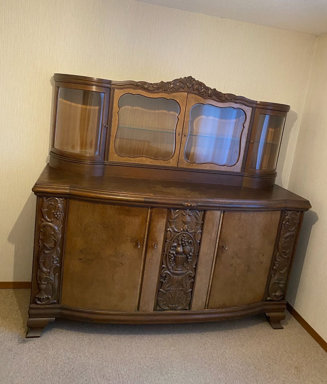 Credenze: Abholung in Oftringen: Alter Buffetschrank – Usato da Sugnens venduto da freestef