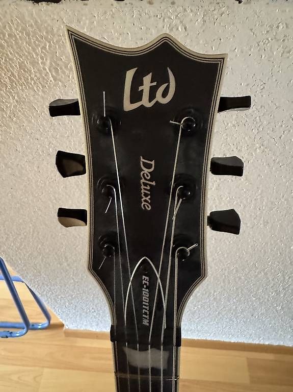 Strumenti musicali: Linkshänder Gitarre  – Usato da Würenlingen venduto da DerRabe 1