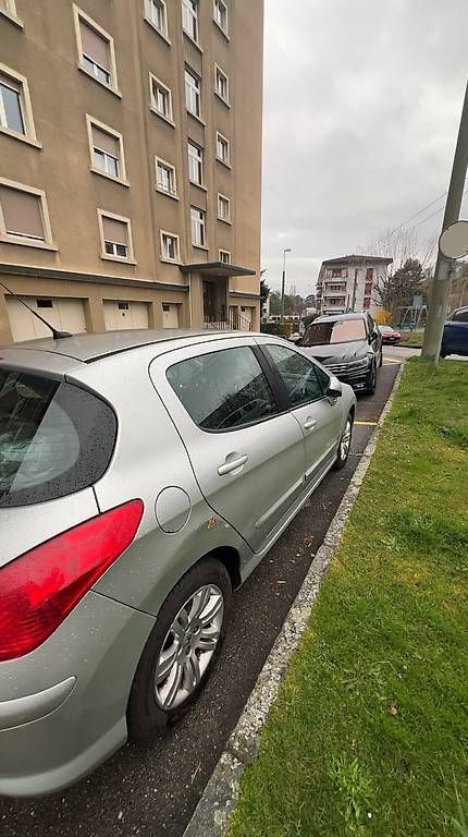 Peugeot Automobili: Peugeot 308 1.6i – Usato da Prilly venduto da oma_f7wq 4