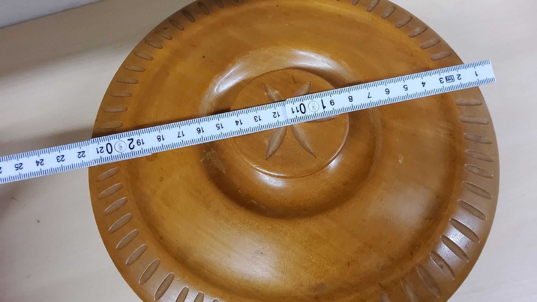 Ciotole: Holzschale mit Deckel, Durchmesser 25 cm, Vintage Design – Usato da Herisau venduto da Nluanalucas 2